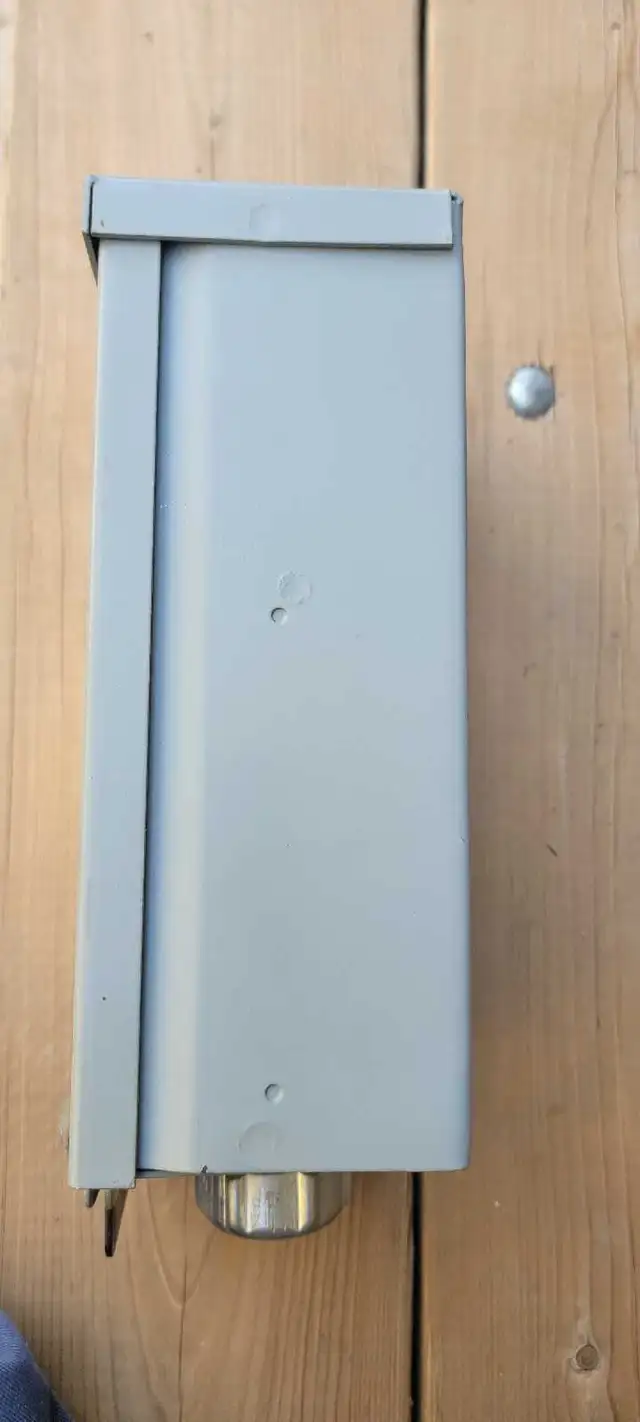 Fusetron Disconnect Switch in Electrical in St. Catharines - Image 4
