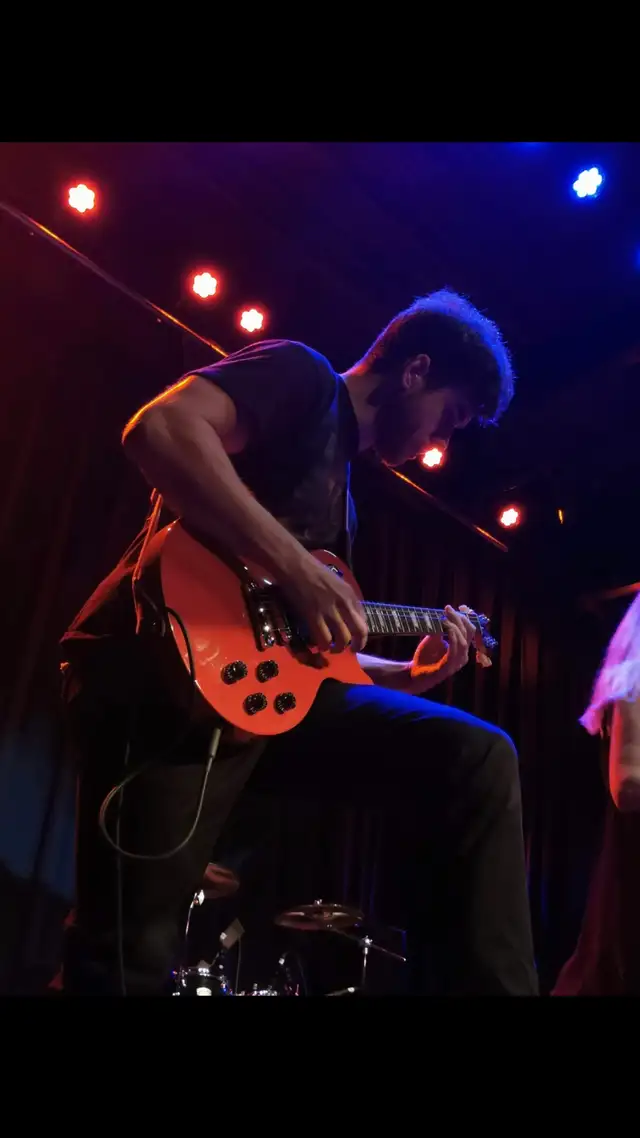 Guitarist looking to jam/open mic nights 