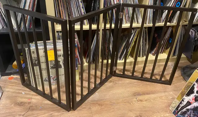 PETMAKER Freestanding Wooden Pet Gate, Dark Brown 24" tall in Other in Barrie - Image 2