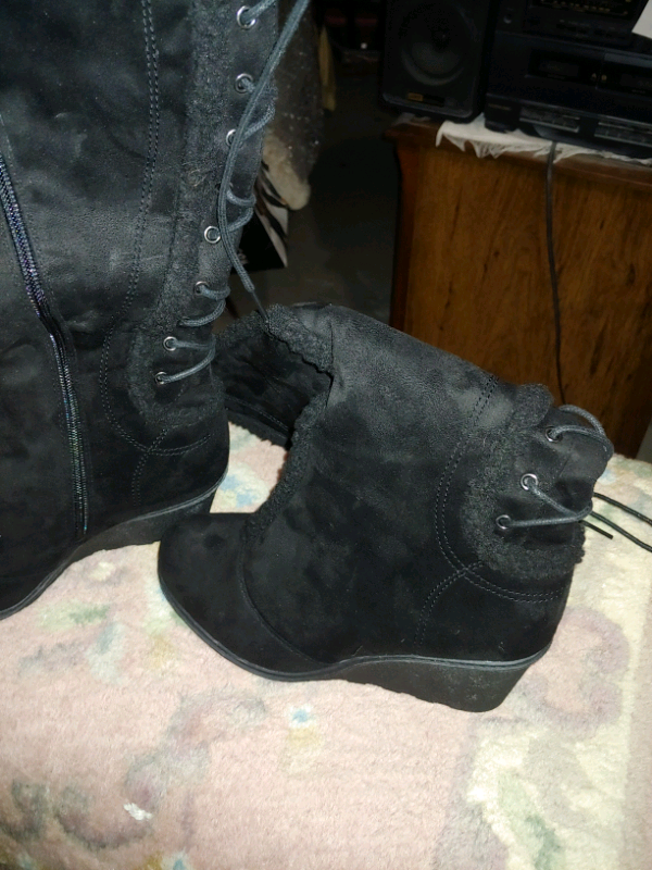 Boots suede WD in Women's - Shoes in City of Toronto - Image 9