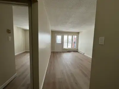 Beautiful one bedroom apartment, located on a very quiet community. We offer a recreational program....