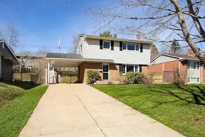 Furnished room for rent, ideal for a responsible single person. Kitchen with dish washer is shared....