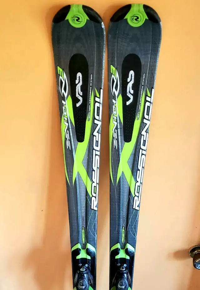 Skis alpin*Rossignol Zenith Z3* fixations Rossignol TPI2 -162 cm in Ski in City of Montréal - Image 2
