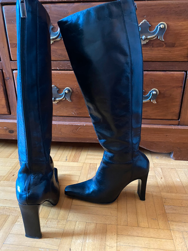 BCBG Genuine Leather Boots  in Women's - Shoes in Mississauga / Peel Region - Image 2