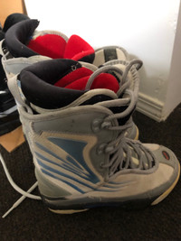 womens size 6 ride snowboard boots