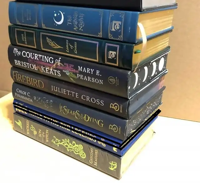 Hardcover books with Sprayed Edges ($15 each) mostly Fantasy in Fiction in Windsor Region - Image 2