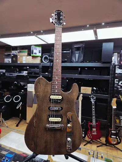 Guitare électrique avec etuit , View more