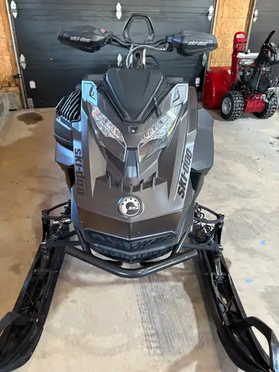 2022 Summit X 850 turbo. Expert package. 154 3” track. 23__kms. Shot Start. Comes with spare belt, i...