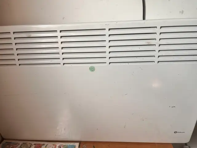 wall mounted heater. 576496123972823041