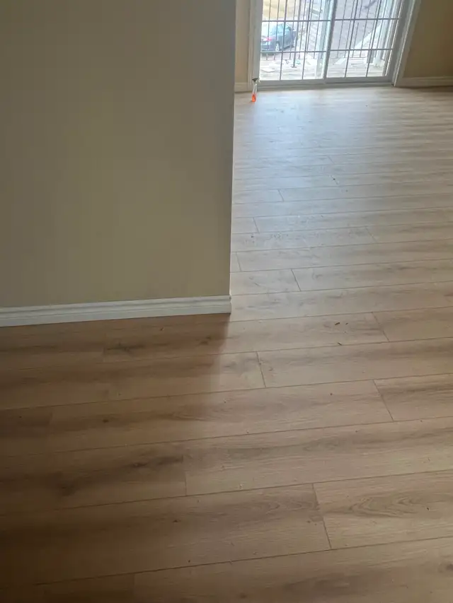 Quiet 2 bedroom with washer dryer and patio for April 1st