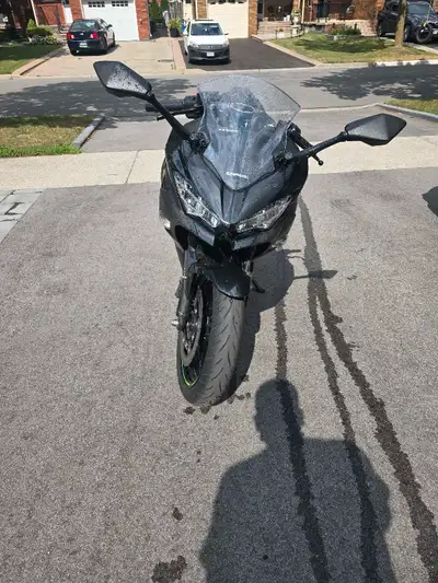 Selling my kawasaki ninja 400 abs 2022. Its an amazing starter bike to learn on for beginners while...