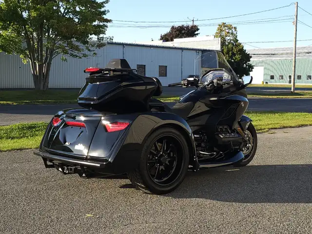2023 Honda goldwing gl1800 dct motor trike 2624 km seulement in Touring in Longueuil / South Shore - Image 6