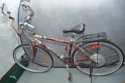 Vélo Giant Hybride 27" - 21 Vitesses - Électrifié - à Vendre, View more