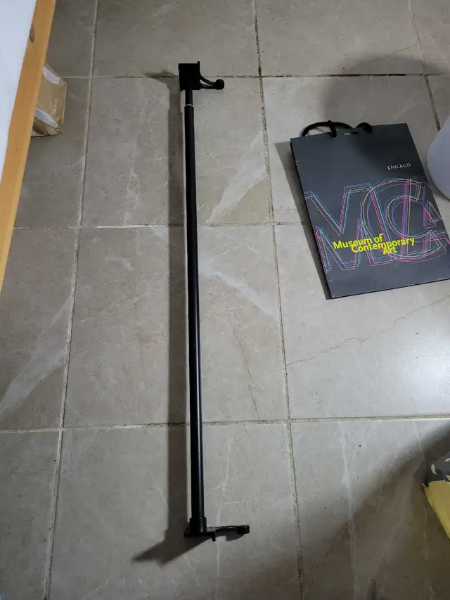 Moving sale Extendable mounting pole curtain rod in Indoor Lighting & Fans in City of Toronto - Image 2