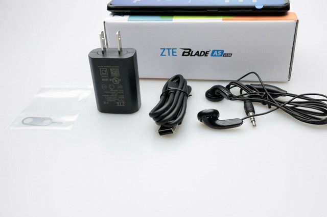 ZTE Blade A5 2020 32GB, 2GB, Dual SIM, Blue (Brand New) in Cell Phones in Oshawa / Durham Region - Image 2