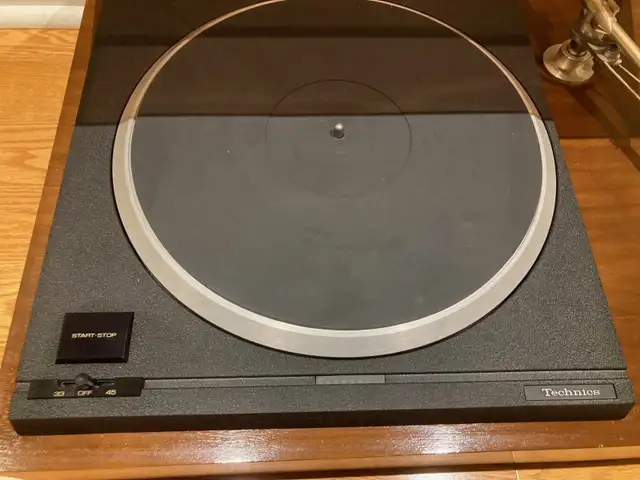 Technics SP-20 turntable with Fidelity Research tonearm in Stereo Systems & Home Theatre in Mississauga / Peel Region - Image 7