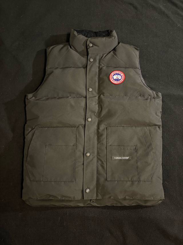 Canada Goose Vests  in Men's in Tricities/Pitt/Maple - Image 2