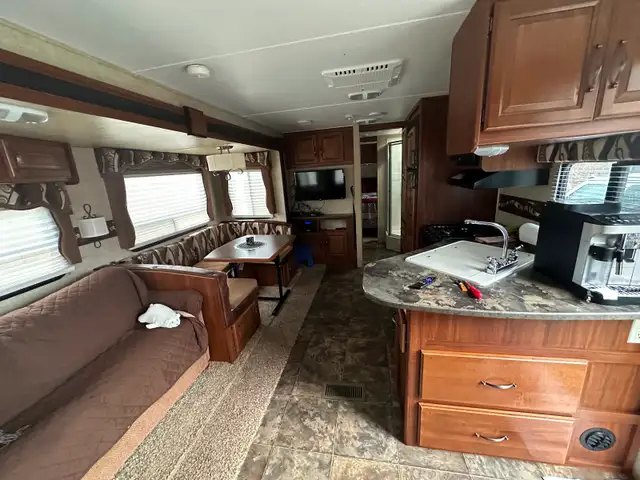 Travel Trailer in Travel Trailers & Campers in Terrace - Image 6