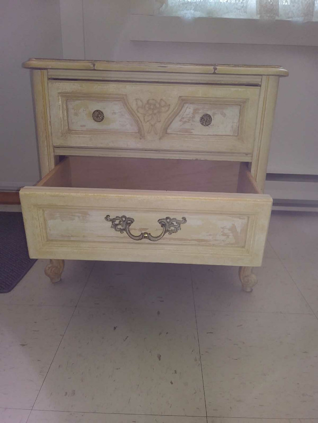 Petite commode 60$ / Chevet nuit dans Commodes et armoires  à Ville de Québec - Image 4