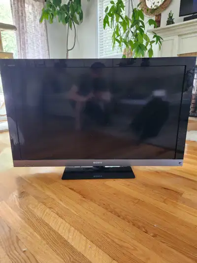 Sony Bravia 46in TV from 2011 for trade or sale., View more