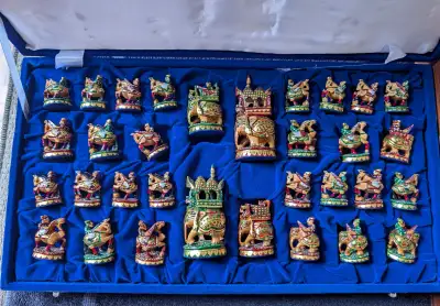Jeu d'échecs Maharaja en bois sculpté à la main, View more