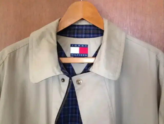 Tommy Hilfiger Mens Spring / Fall Coat ~ Size Large in Men's in Winnipeg - Image 2