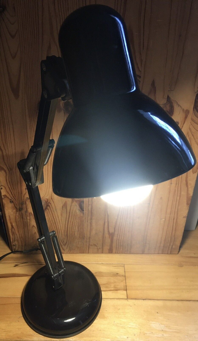 Desk lamp in Indoor Lighting & Fans in Brockville