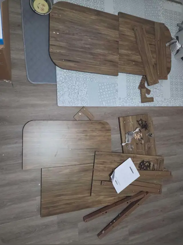 Wood Executive Desk in Desks in Cape Breton - Image 4