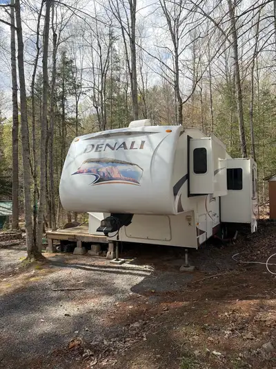 Selling our 2009 5th wheel trailer, I’m the second owner and has been in my family campground since...