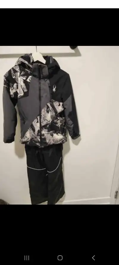 Spider kids size 10 snowsuit for skiing or snowboarding, View more