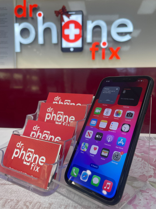 Unlocked iPhone 11 256GB For $399 comes With 1 year WarrantyLo in Cell Phones in Grande Prairie