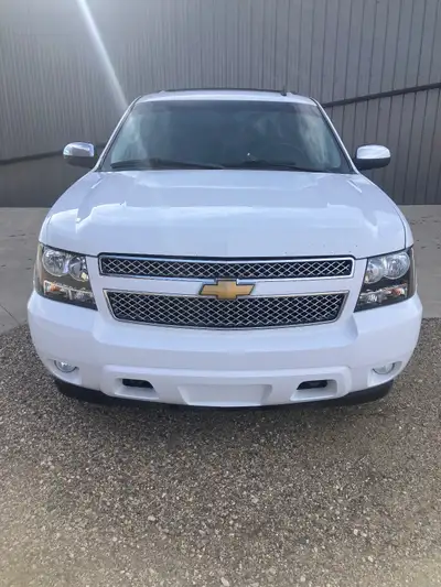 Owned since 2012. Oil changed every 5000 kms. Runs and drives great. 7 passenger seating, DVD. Nokia...