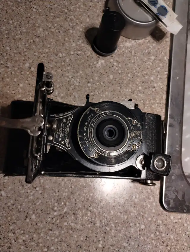 1900's Vintage Camera in Arts & Collectibles in Oshawa / Durham Region - Image 9