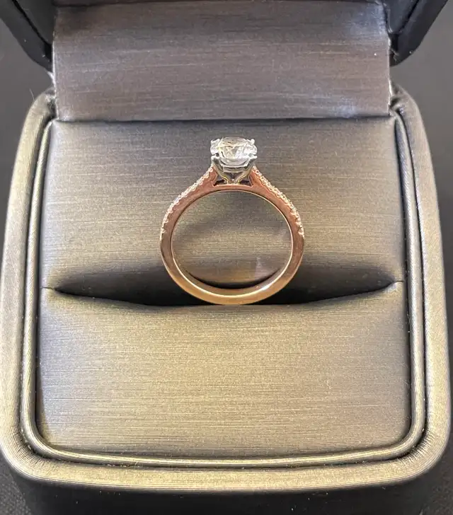 Engagement & Wedding Ring Set – 18K Gold – $12,500 Appraisal63860082180353122