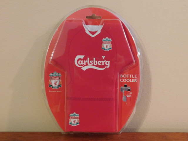 Liverpool and Chelsea Soccer Jersey Water Bottle Cooler Holder in Soccer in Kitchener / Waterloo - Image 4