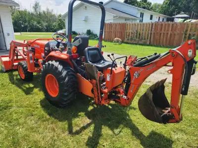 Machine runs perfect, comes with an LA402 loader, groundbreaking X backhoe attachment. Hydrostatic d...