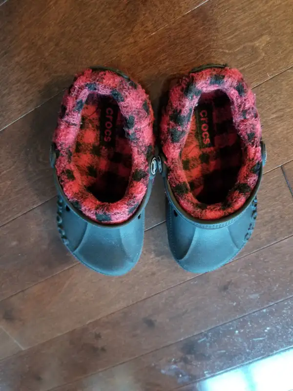 Kids Crocs for selling - Size 10 - Very good condition in Clothing - 4T in St. Albert - Image 5