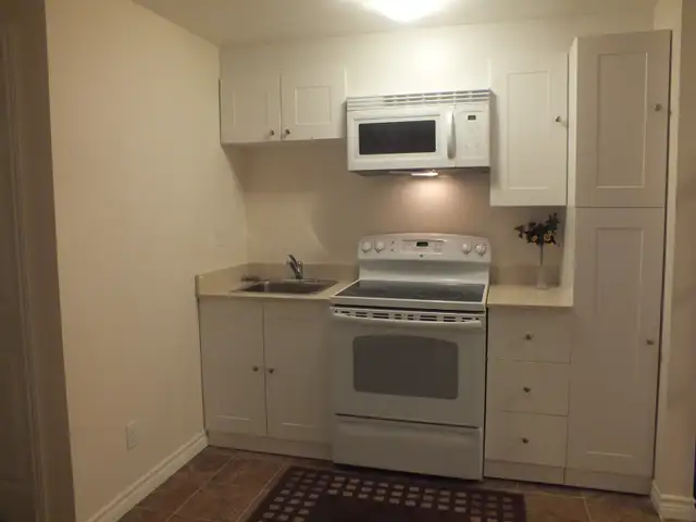 Elegant One bedroom basement apartment – Milton in Long Term Rentals in Oakville / Halton Region - Image 11