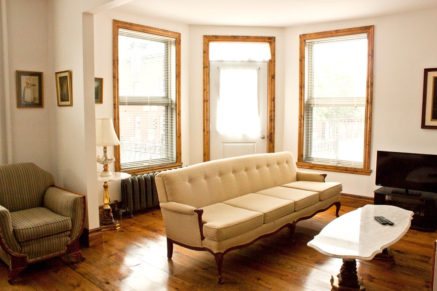 Chambre meublée à louer court terme Montréal St-Henri — photo 2