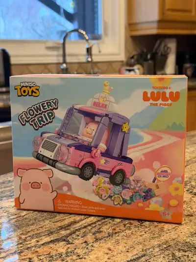 MINISO TOYZERO+ Lulu The Piggy "Flowery Trip" building block set, View more