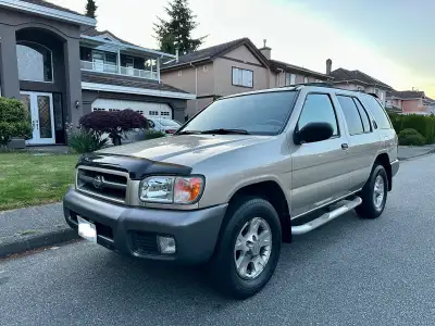 2000 Nissan Pathfinder 4x4 Clean title. Well cared for 2000 Nissan Pathfinder with 221,000 km. Runs...