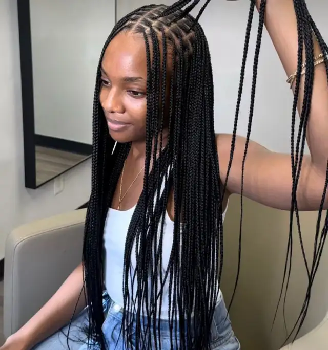 Hair stylist63013091067393121