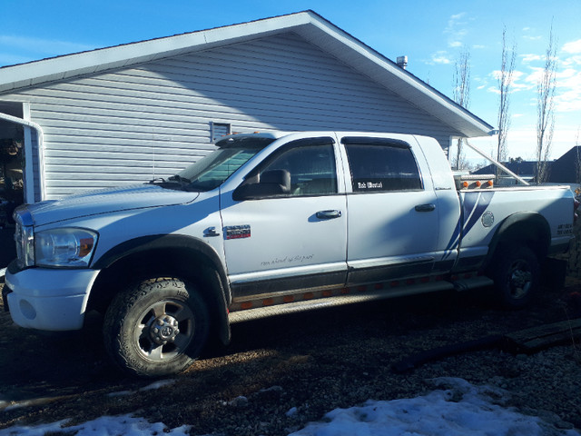 2009 Dodge 3500 4x4  loaded  $ 22000 in Cars & Trucks in Edmonton - Image 3