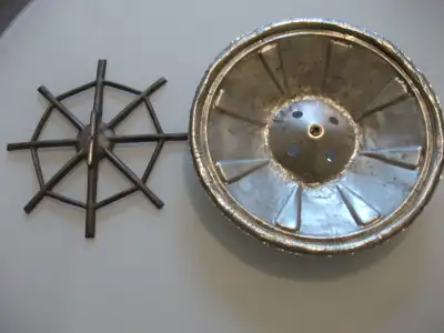 rare Dobro (USA) shortlegged spider & lugged stamped cone, View more