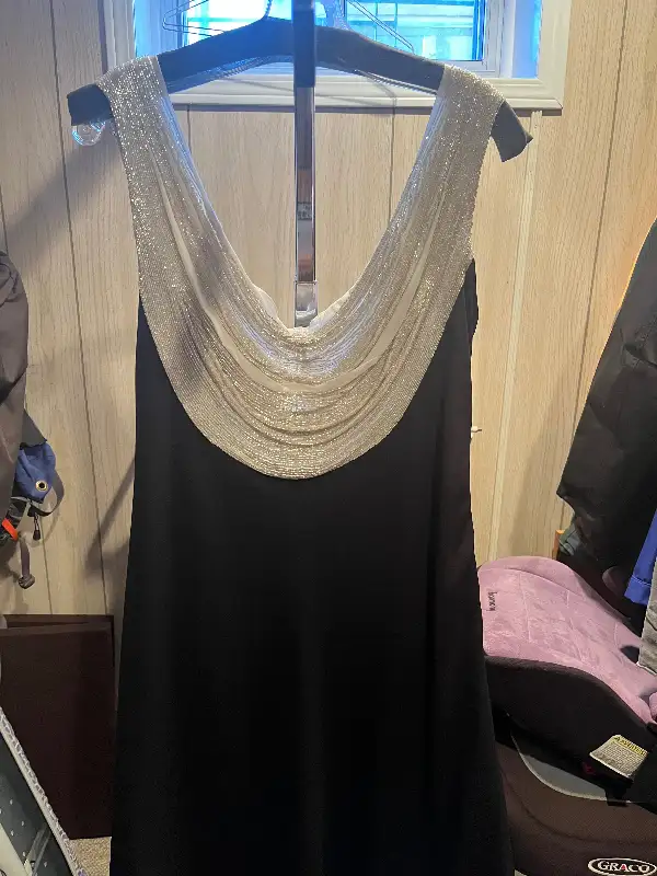 Woman’s dress in Women's - Dresses & Skirts in City of Toronto - Image 3