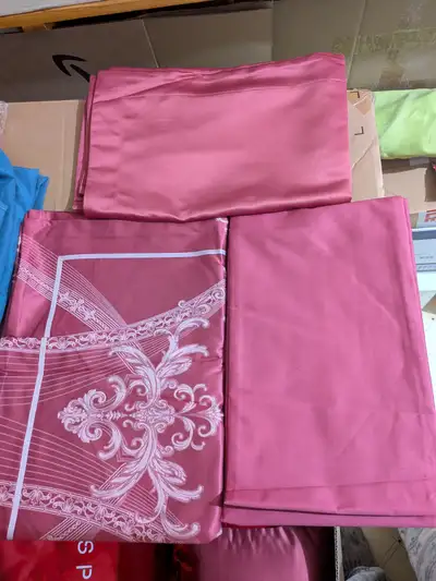brand new queen size flat sheet+ pillow sheet *4, View more
