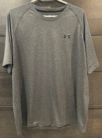 * NEW WITHOUT TAGS MENS XXL LOOSE UNDER ARMOUR T-SHIRT *