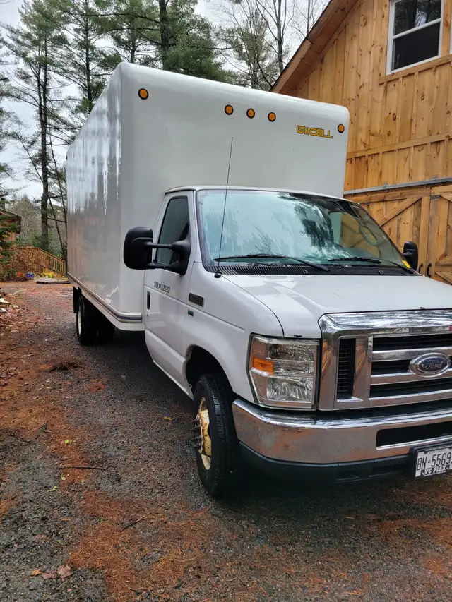 2010 Ford E-450 Cub van569252809561886721
