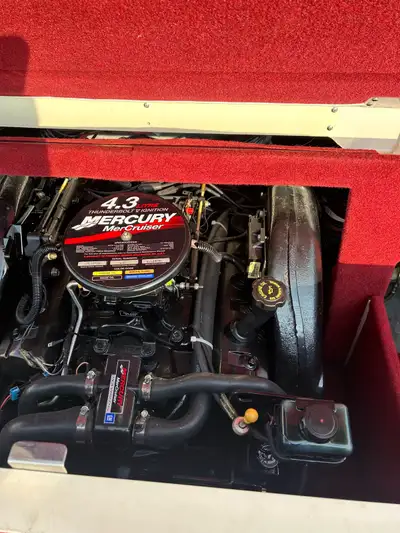 Looking to make waves? I am selling my 2001 Bayliner 185 Capri! With a powerful 4.3L engine, this bo...