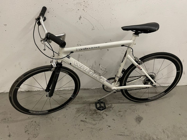 ROAD BICYCLE FOR SALE in Road in City of Toronto